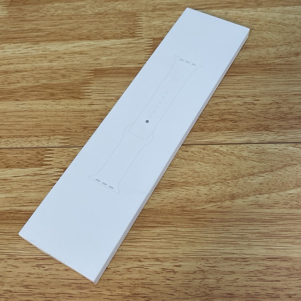 Authentic Apple Series 8 Sport Watch Band , 45MM S/M White New Open Deadstock